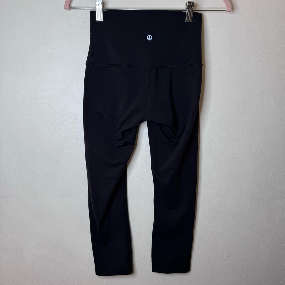 Lululemon wunder under cropped leggings size 4.